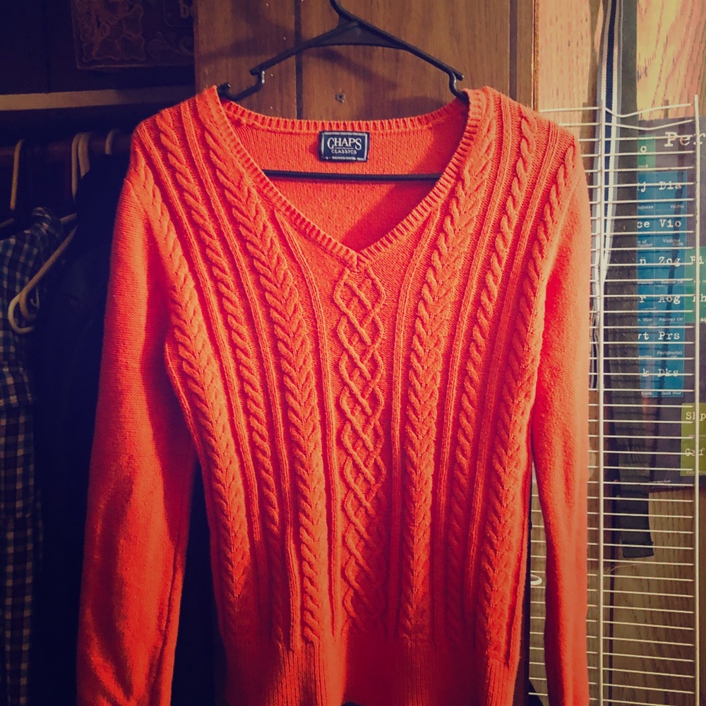 Super cute ribbed short sweater